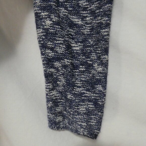 H&M - Mama - Maternity | large | Blue and White Speckled V-Neck Sweater - Picture 12 of 14